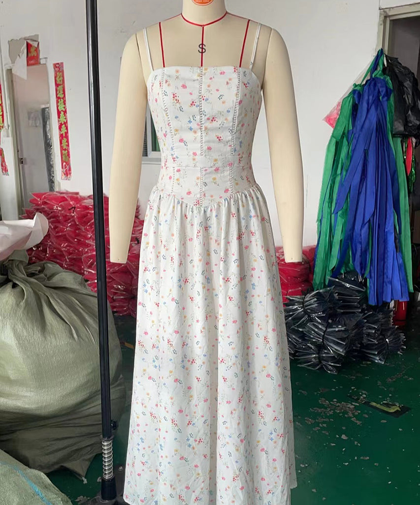Chic Floral Halter Dress for Effortless Summer Style