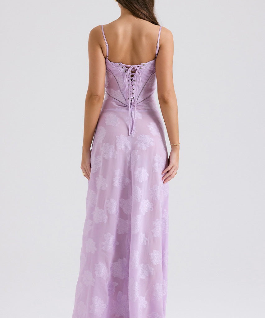 Chic Sexy Sleeveless Halter Dress with Open Back Design