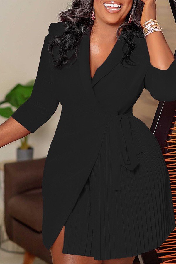 Sophisticated Pleated Dress with Tailored Collar and Adjustable Waist Strap