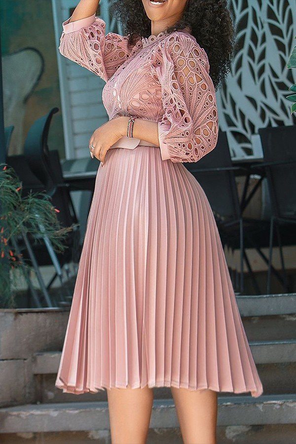 Elegant Plus-Size Floral Lace Hollow Pleated Dress for Special Occasions