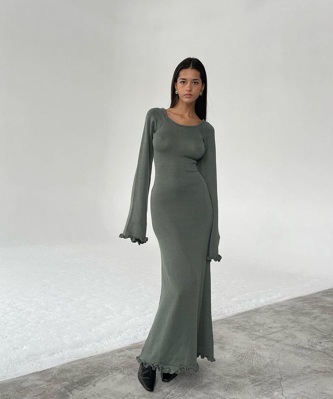 Chic Backless High-Waisted Dress with Romantic Flared Sleeves
