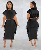A Two-Piece Set of Solid-Color Fringed Round-Neck Short-Sleeve Long Dress