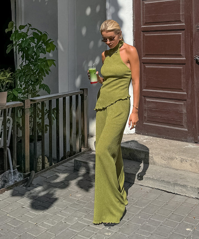 Backless Green Casual Outfit with Neck-Revealing Design