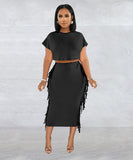 A Two-Piece Set of Solid-Color Fringed Round-Neck Short-Sleeve Long Dress