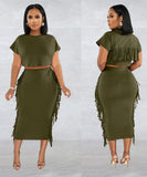 A Two-Piece Set of Solid-Color Fringed Round-Neck Short-Sleeve Long Dress