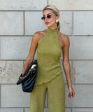 Backless Green Casual Outfit with Neck-Revealing Design