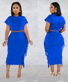 A Two-Piece Set of Solid-Color Fringed Round-Neck Short-Sleeve Long Dress