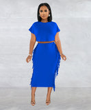 A Two-Piece Set of Solid-Color Fringed Round-Neck Short-Sleeve Long Dress