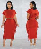 A Two-Piece Set of Solid-Color Fringed Round-Neck Short-Sleeve Long Dress