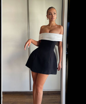 One-Shoulder Fitted Waist Bow Dress Elegant Evening Wear Chic Silhouette Dramatic Bow Detail