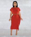 A Two-Piece Set of Solid-Color Fringed Round-Neck Short-Sleeve Long Dress
