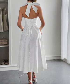 Elegant Halter Neck Evening Dress with Cinched Waist Long Skirt