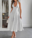 Elegant Halter Neck Evening Dress with Cinched Waist Long Skirt