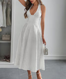 Elegant Halter Neck Evening Dress with Cinched Waist Long Skirt