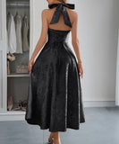 Elegant Halter Neck Evening Dress with Cinched Waist Long Skirt