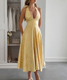 Elegant Halter Neck Evening Dress with Cinched Waist Long Skirt