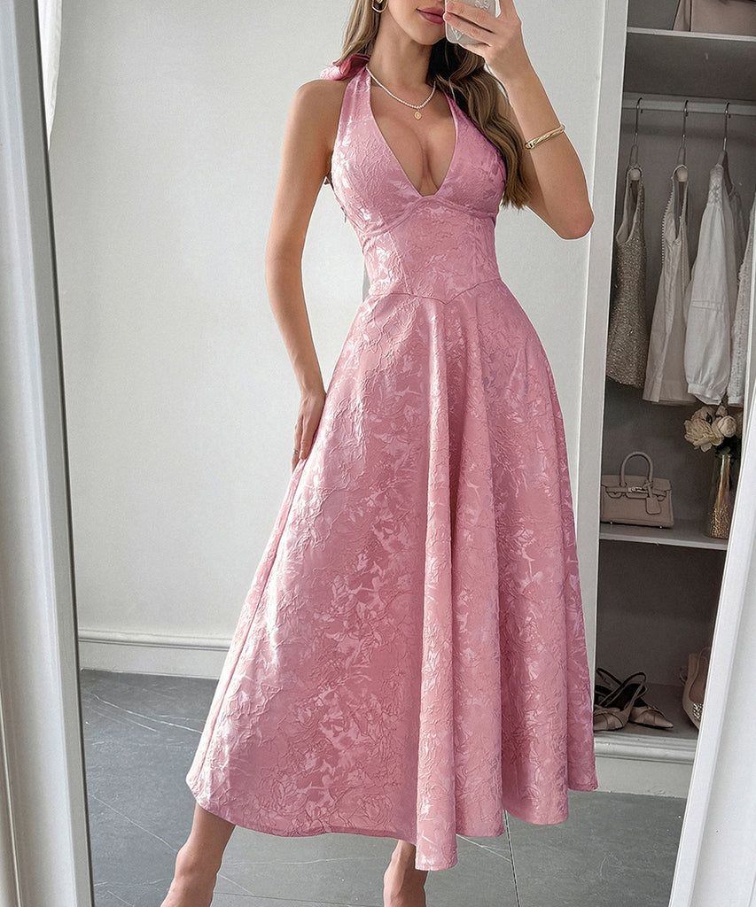 Elegant Halter Neck Evening Dress with Cinched Waist Long Skirt