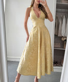 Elegant Halter Neck Evening Dress with Cinched Waist Long Skirt