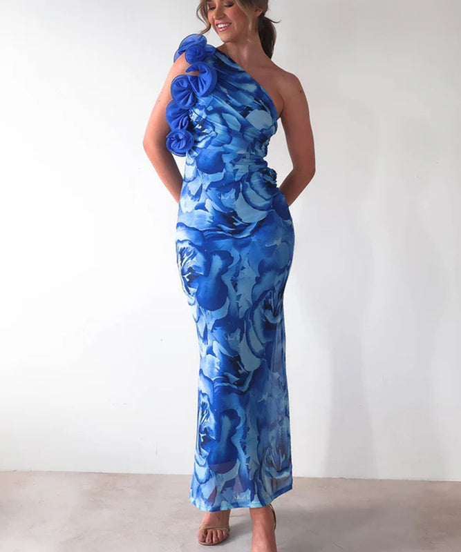 Figure-Hugging Sleeveless Dress with 3D Floral Accents