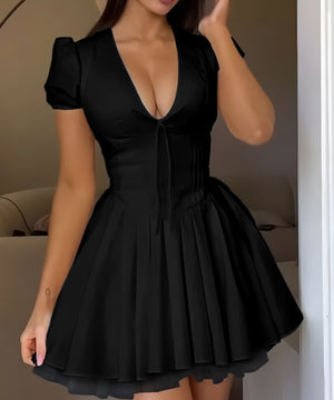 Elegant Black and White Evening Dress with Short Sleeves