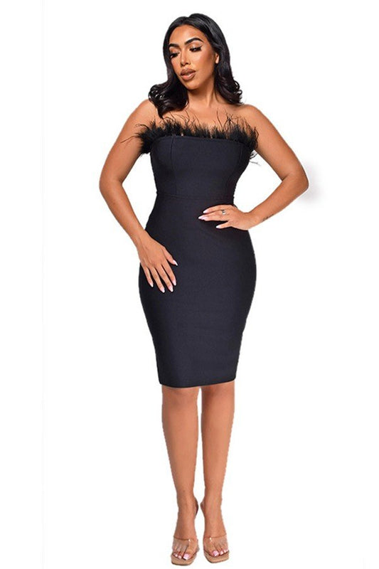 Chic Backless Sleeveless Dress with Feather Accents and Slim-Fit Design
