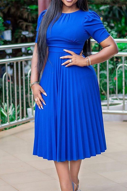 Chic Plus-Size Short Sleeve Dress in Solid Colors