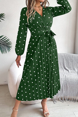 Chic Crossed V-Neck Pleated Dress with Contrasting Polka Dots