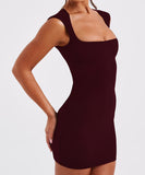 Elegant Figure-Hugging Dress with Flared Skirt in Colors