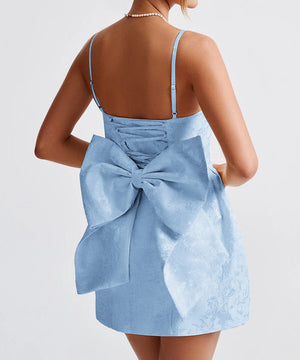 Chic Evening Dress with Bow Embellishments and Adjustable Straps